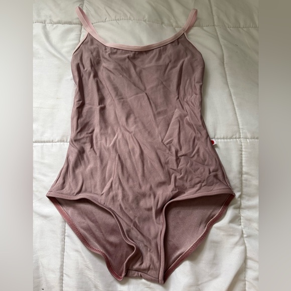 Yumiko Fiona Leotard - Picture 1 of 3